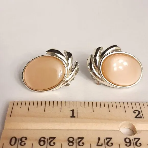 Vintage CORO Clip Earrings Beige Silver Tone Signed Thermoset Moonglow 50's 60's - Picture 3 of 5